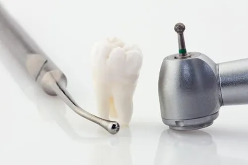 Questions to Ask Before Scheduling Your College-Bound Teen's Wisdom Tooth Extraction
